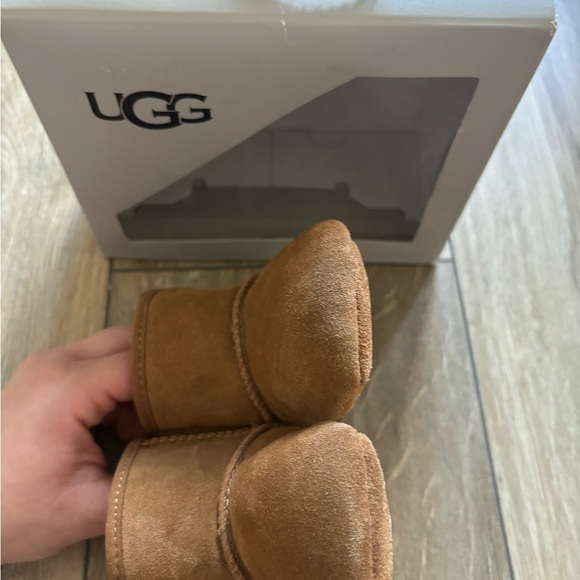 UGG Jesse Bow II Boot in Chestnut - Picture 5 of 8